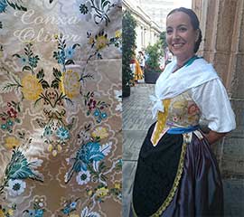 Trajes regionales de Conxa Oliver en el festival de l'Antiga Corona d'Aragó