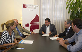 Firma de contrato para el desarrollo del programa de viajes de la Diputación de Castellón, Castellón Sénior