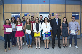 La Universitat Jaume I y BP Oil España entregan 10 becas para estancias en universidades de Norteamérica