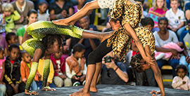 La magia del circo etíope en el African Village del Rototom