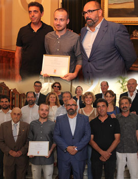 Acto de entrega del Premio Gaetà Huguet a Producciones Audiovisuales en Valenciano 2014 de Albert Montón