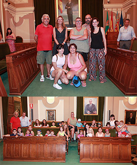 Niños de la Escoleta de Verano de La Guinea visitan el Ayuntamiento de Castellón