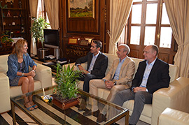 Amparo Marco se reúne con representantes de BP Oil España