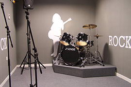 Los locales de ensayo Tetuán XIV Music Boxes de Castellón, duplican horario