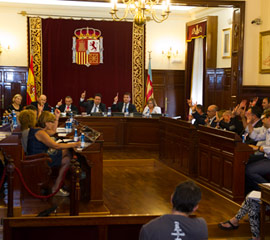 La Diputación aprueba aumentar ya en 1,5 millones de euros su aportación al Hospital Provincial para comprar el acelerador lineal