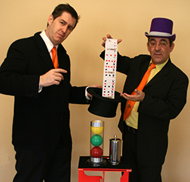 Doblemente Magia, espectáculo de los magos Juanjo y Adrián en la Fundación Caja Castellón