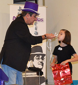Éxito en el taller de magia en la  Fundación Caja Castellón