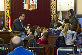 Los padres de Castellón podrán cobrar las ayudas por los libros