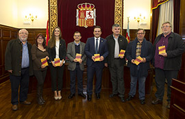 Libramiento del Premi de Narrativa Breu Josep Pascual Tirado a Carles Bellver Torlà