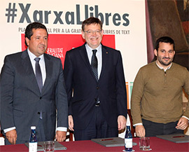 Firma del convenio de colaboración del programa Xarxa Llibres