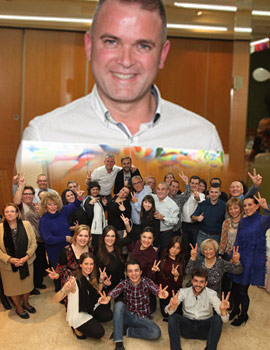 Sentido homenaje a Javier Gimeno en una fiesta sorpresa de su grupo Els 36 del 16