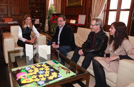 La alcaldesa Amparo Marco se compromete a poner en marcha un centro de día para enfermos de alzheimer durante este mandato