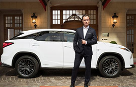 Jude Law colabora con Lexus para dar vida a “La vida RX”