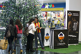 El CD Castellón repartió más de 10.000 flyers informativos en el Centro Comercial Salera