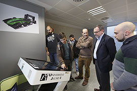 El rector visita las instalaciones del proyecto UJI Motorsport