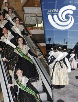 Centro Comercial Salera recibe a las Reinas de las Fiestas con toda su corte de honor