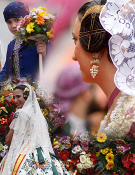 La ofrenda de flores a la Mare de Déu de la Misericòrdia llenó de color un año más las calles de Burriana