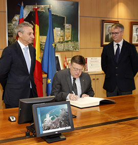 Ximo Puig visita el puerto de Castellón