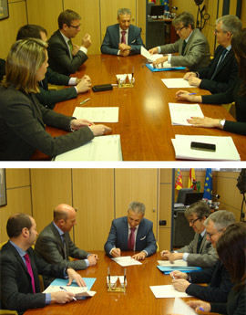 El presidente de la Autoridad Portuaria de Castellón, Francisco Toledo, firma con La Caixa y Bankia una reestructuración de su deuda
