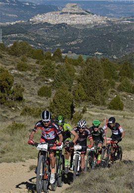 Josep Betalú y Muriel Bohuet vencen en una espectacular etapa de MTB en Morella