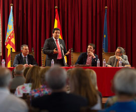 La Asociación Amics del Papa Luna reconoce a Javier Moliner, presidente de la Diputación de Castellón,  'Socio de Honor'