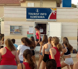 Clases de Zumba en la Playa Casablanca de Almenara