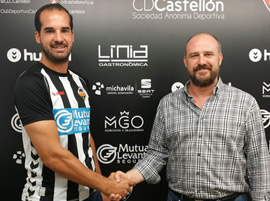 El delantero centro Antonio Martínez renueva con el club albinegro