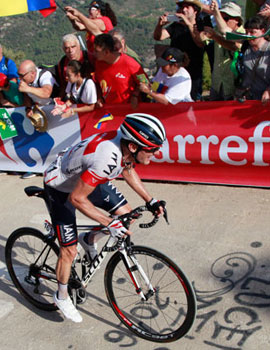 Todo el ambiente de la meta de la 17ª etapa de la Vuelta Ciclista a España en Lucena