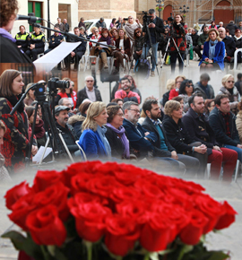 Rosas y lecturas en recuerdo de todas las víctimas de las violencias machistas