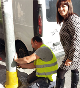Proyecto piloto de pintura de farolas para evitar la oxidación por los orines de perros