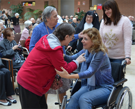 La alcaldesa Amparo Marco visita el Asilo de las Hermanitas de los Ancianos Desamparados