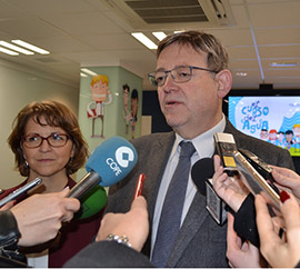 Ximo Puig y Elena Cebrián visitan el Centro de Telecontrol de FACSA