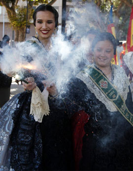 Mascletà del inicio de la Magdalena