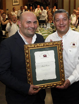 Raúl Resino recibe el premio L´Olla d´Or 2017