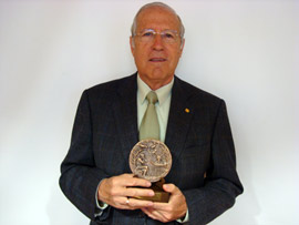 Juan José Monzonís recibe la Medalla al Mérito Profesional en el Colegio de Ingeneiros de Madrid