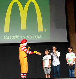 Ronald McDonald visitó el pasado sábado la I Mostra coreográfica de Castellón