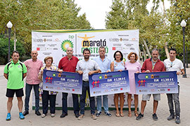Entrega de cheques solidarios a las ONG´s participantes en la VII Marató BP Castelló