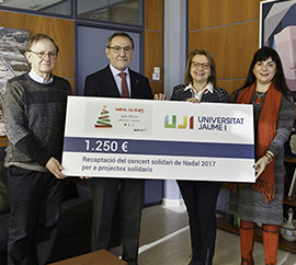 Entrega de la recaudación del concierto de Navidad al programa de prácticas solidarias en países empobrecidos