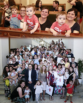 Entrega de diplomas de ciudadanía a los recién nacidos de Castellón