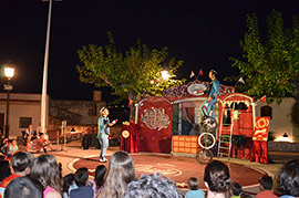 Malabares, magia y diversión este verano en la plaza de la Iglesia de Oropesa