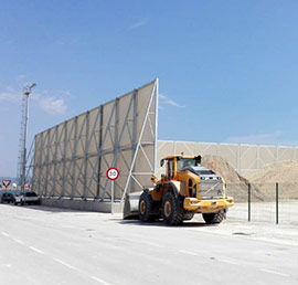 Nuevas pantallas cortavientos en las dársenas de PortCastelló