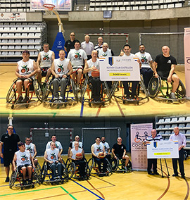 Entrega de un cheque a Cocemfe Castellón para el equipo de baloncesto en silla de ruedas