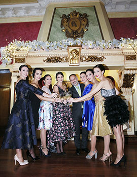 Inauguración de la decoración navideña del Real Casino Antiguo de Castellón