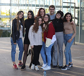 Proyección de un vídeo en Fitur sobre la gastronomía local realizado por alumnado de la UJI