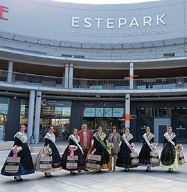 La reina y damas de las Fiestas de la Magdalena 2019 visitan Estepark