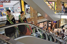 El Centro Comercial Salera acoge la visita de las reinas de las fiestas de la Magdalena