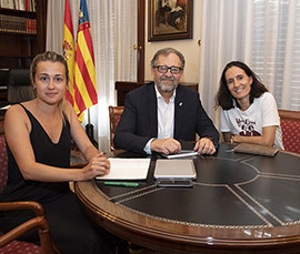 José Martí estudia fórmulas para llevar el programa de educación en valores de Patricia Campos a los colegios públicos de interior