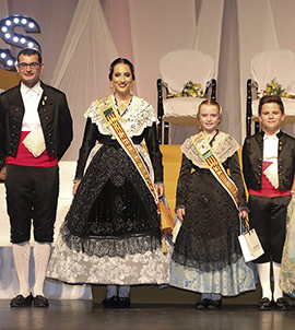 Presentación de Camila y Daniela como madrinas de la Gaiata 6 Farola-Ravalet