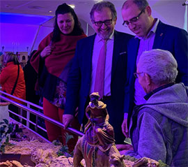 El presidente de la Diputación visita el tradicional belén del Consorcio Hospitalario Provincial de Castellón