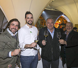 Brindis navideño en Lino Terrace